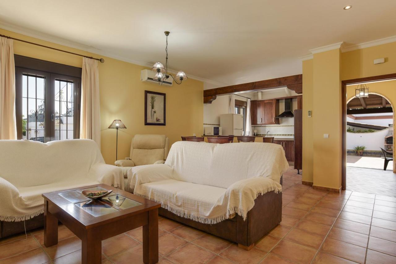 Villa Fuentes Solo Familias Кониль-де-ла-Фронтера Экстерьер фото